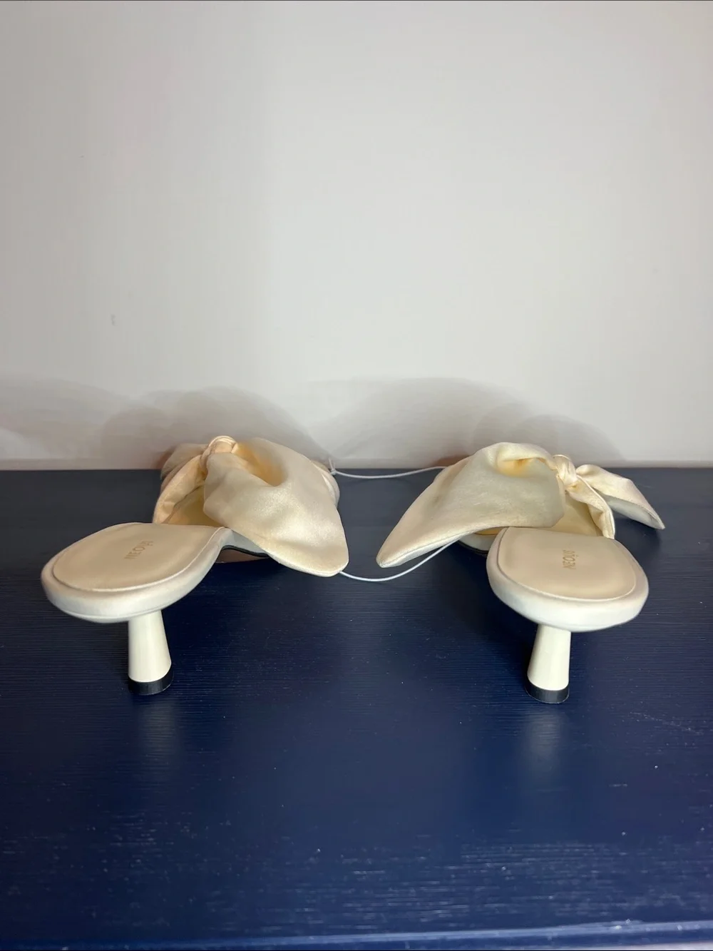 Neous Satin Knot Mule Heels in Cream Size 39 - Picture 6 of 17